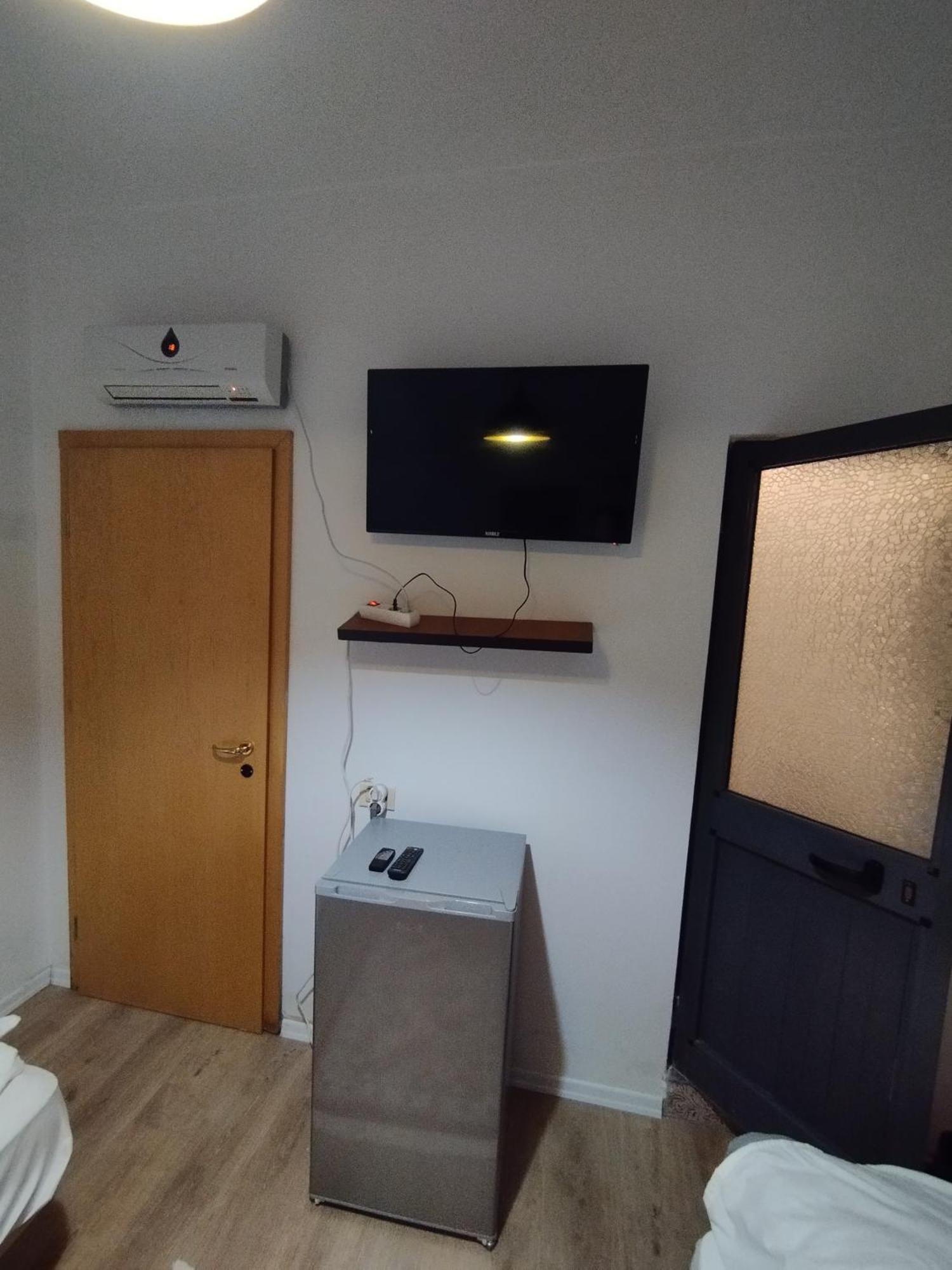 2 Single Bedroom Тирана Екстер'єр фото