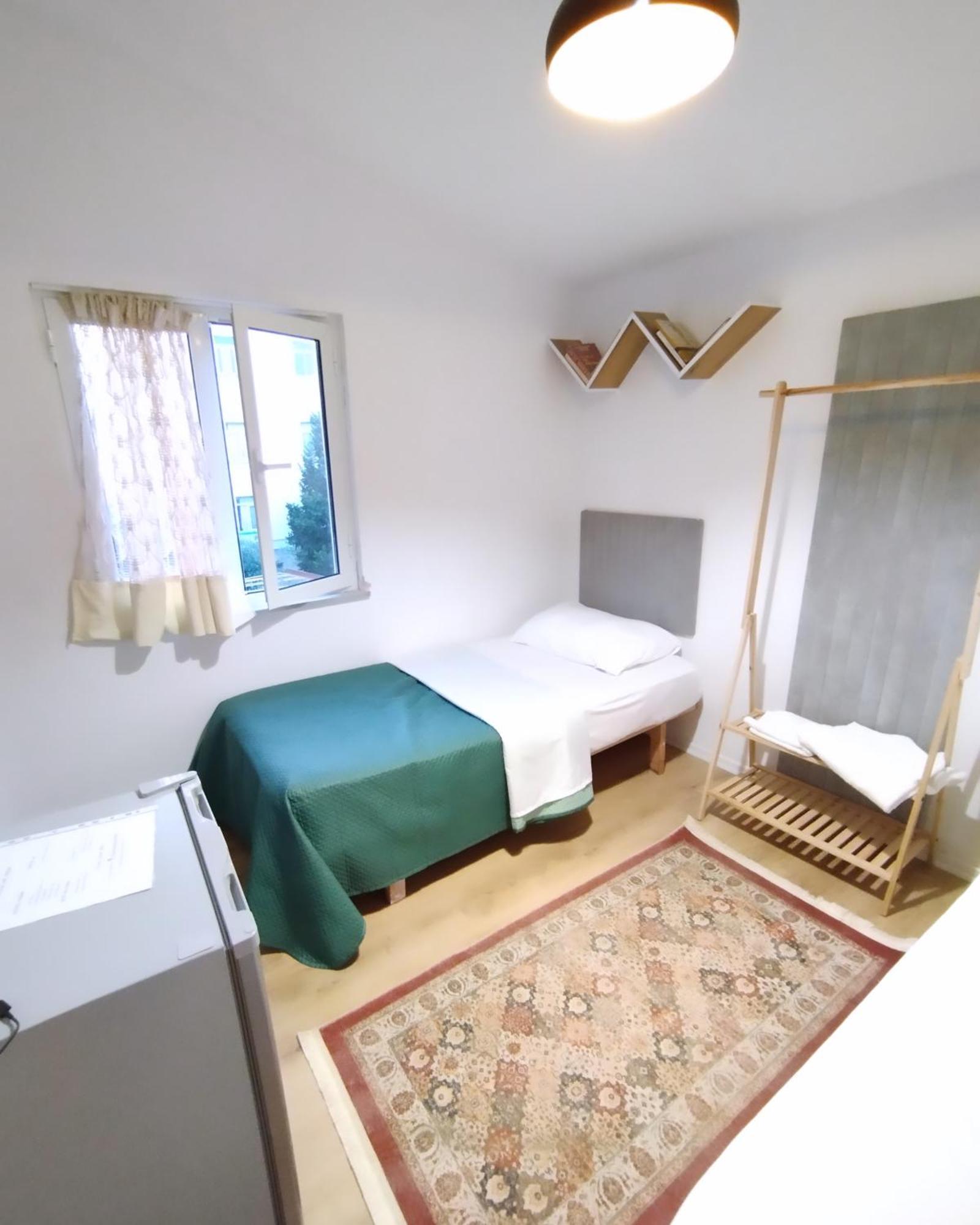 2 Single Bedroom Тирана Екстер'єр фото